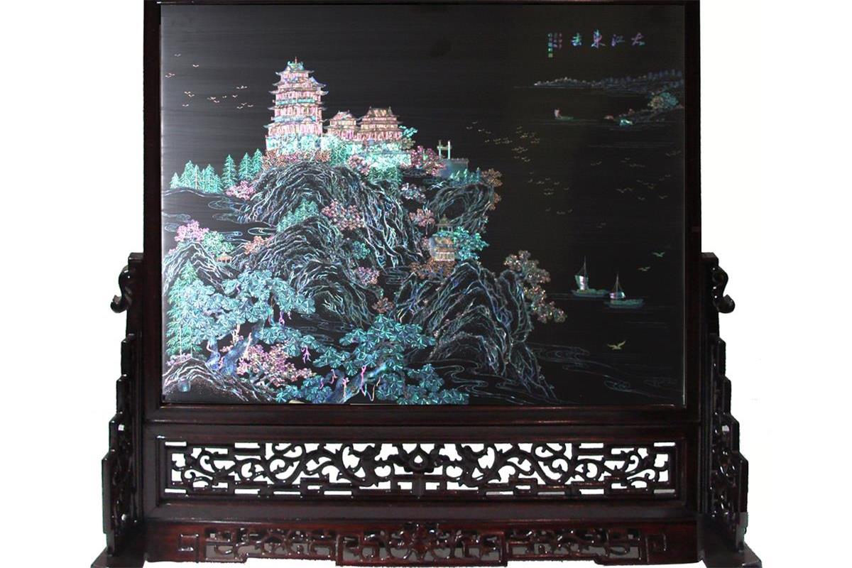 揚州漆器點螺臺屏《大江東去》地屏介紹